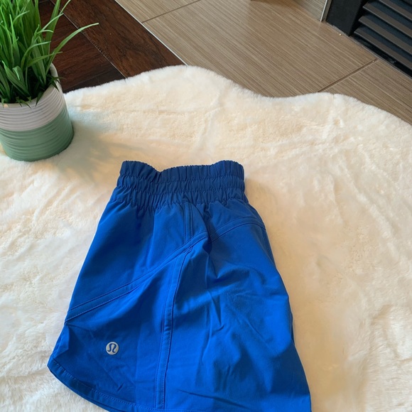 Lululemon Tracker Short V *4" Wild Bluebell 6;8 - Picture 10 of 10